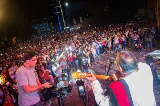 La Peña Balderrama festejó sus 70 años con miles de salteños y turistas